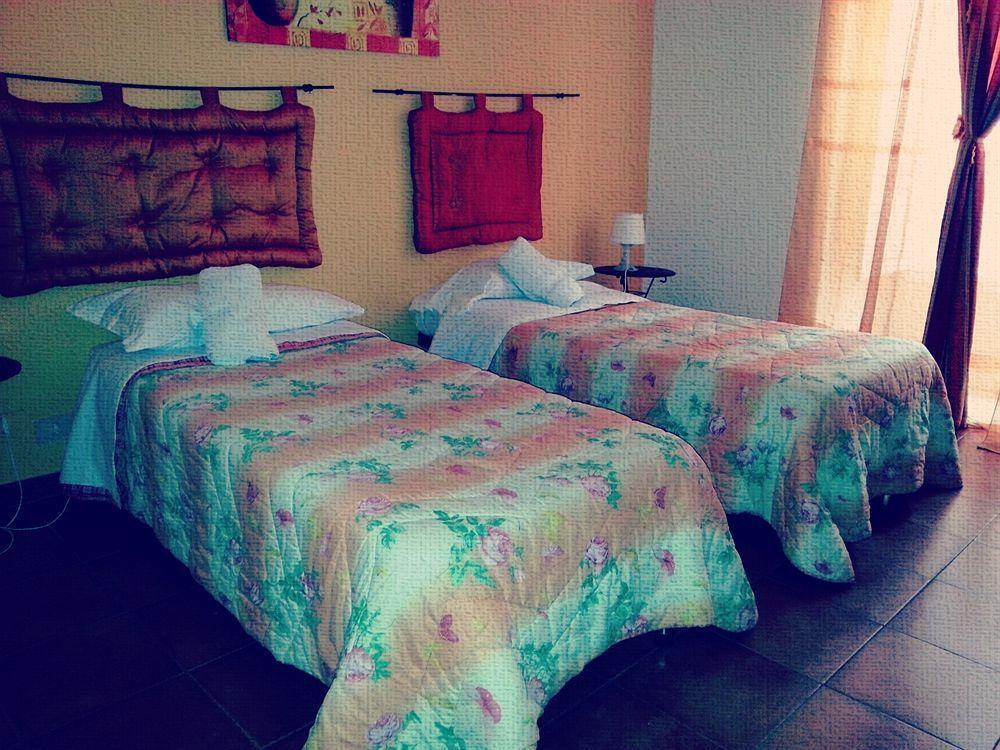 Hotel Regina Palermo Luaran gambar