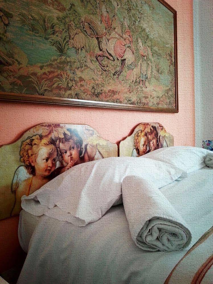 Hotel Regina Palermo Luaran gambar